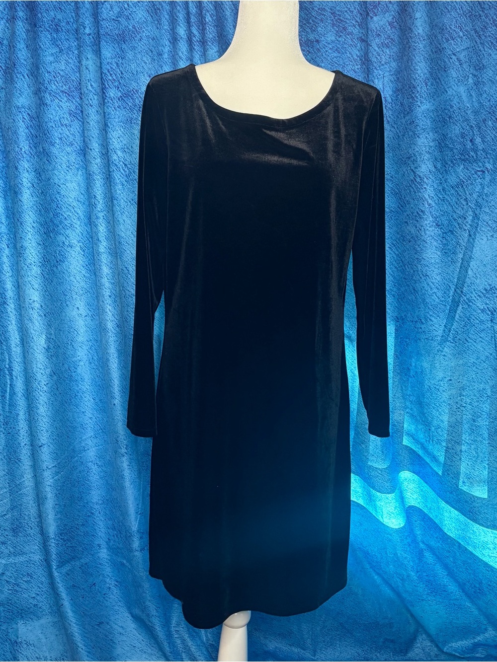 Old Navy Black Velvet Long-Sleeve Shift Dress